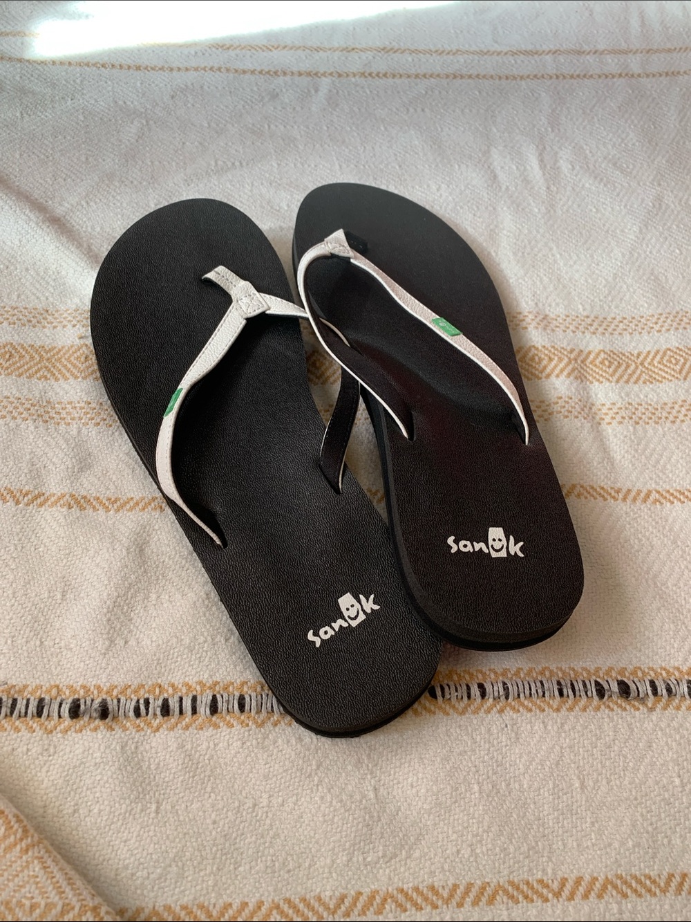 Sanuk Yoga Joy Flip Flops Size 9